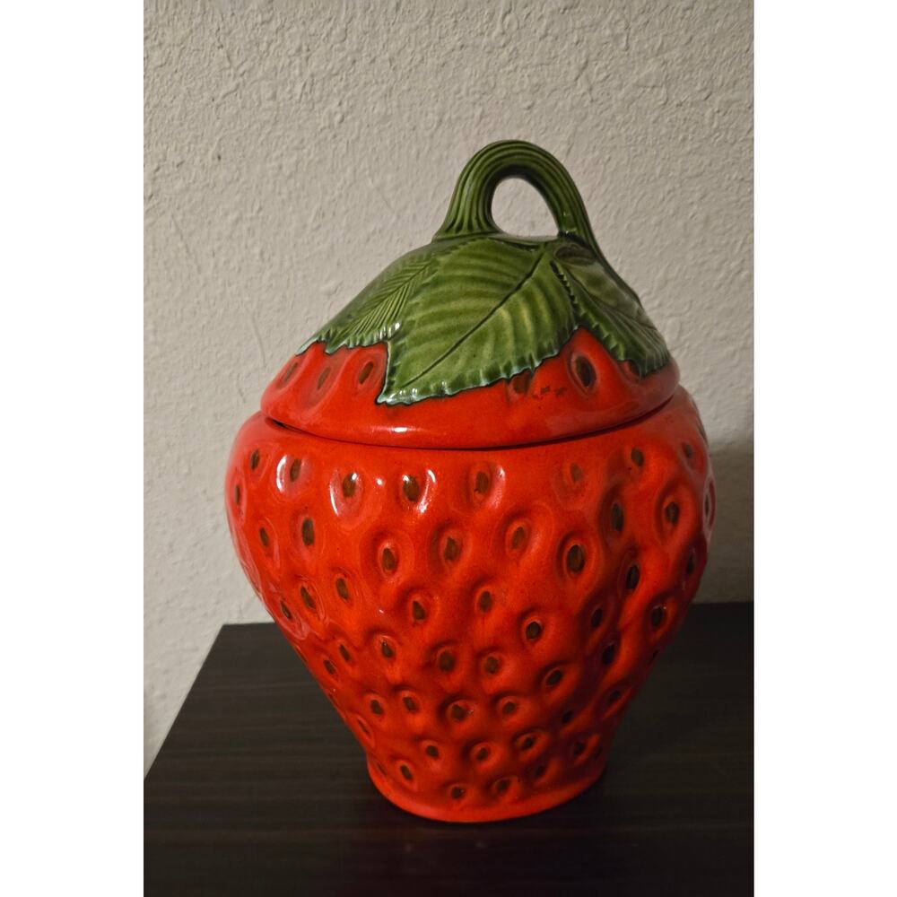 Vintage Strawberry cookie jar